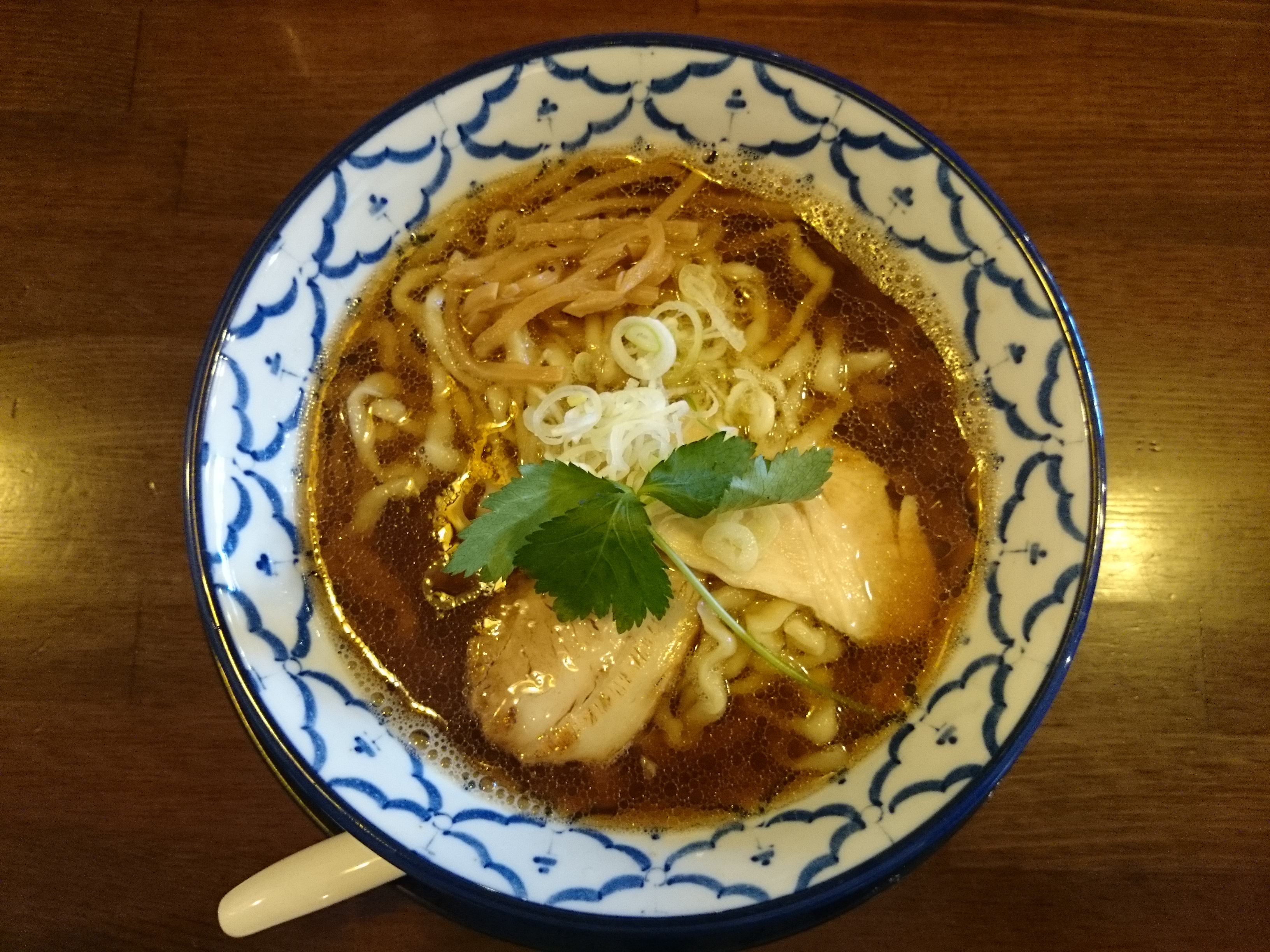 比内地鶏の煮干らぁめん