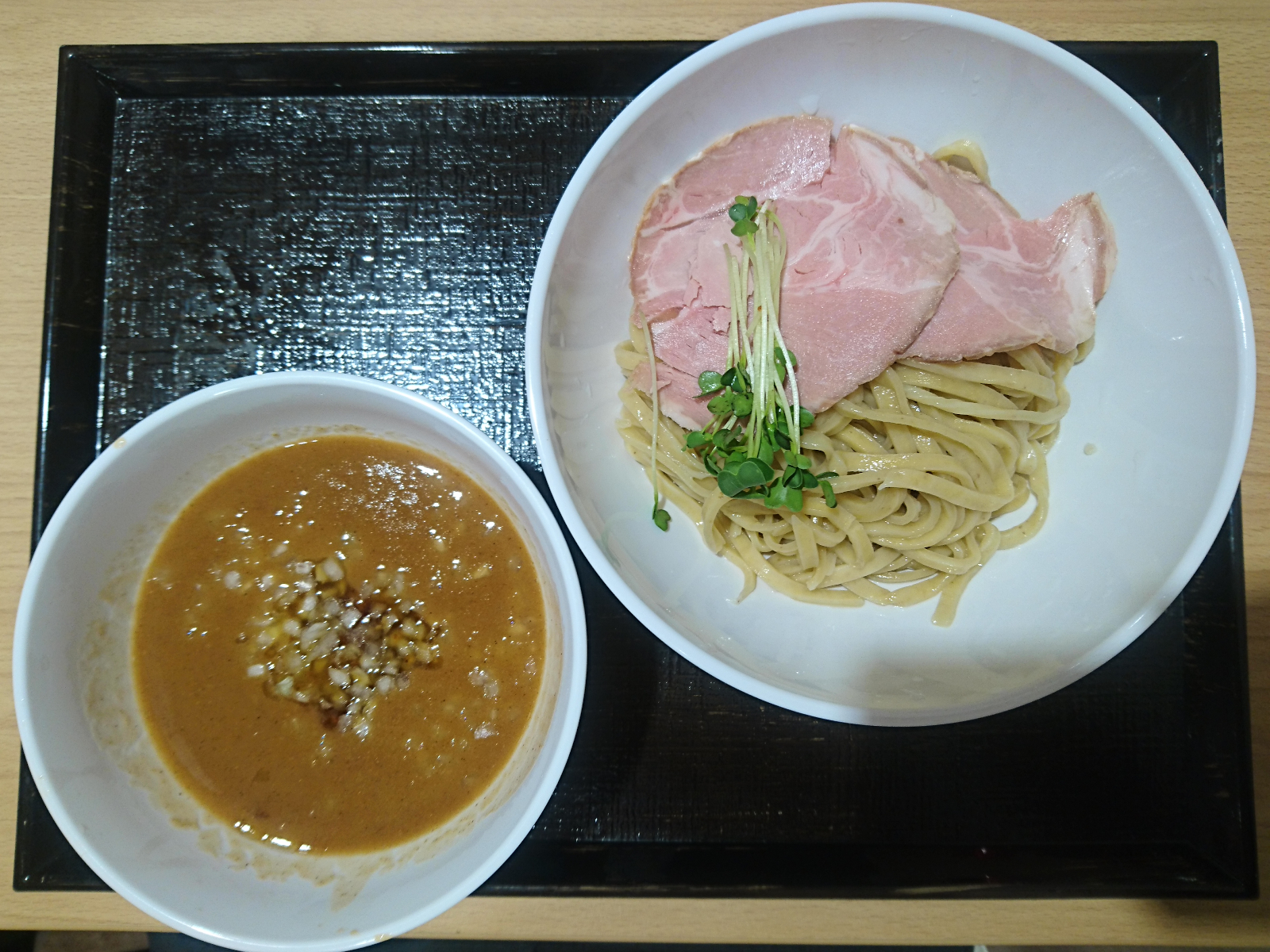 濃厚平打ちつけめん