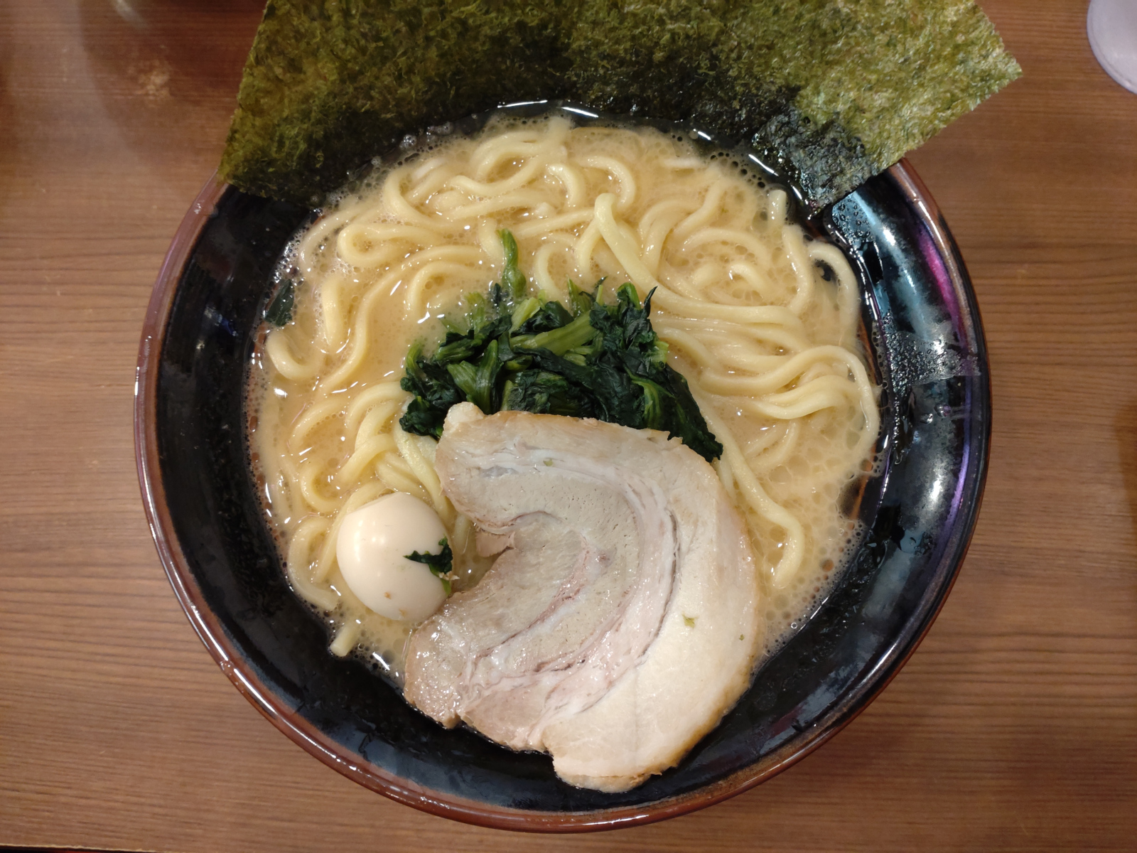 豚骨醤油ラーメン